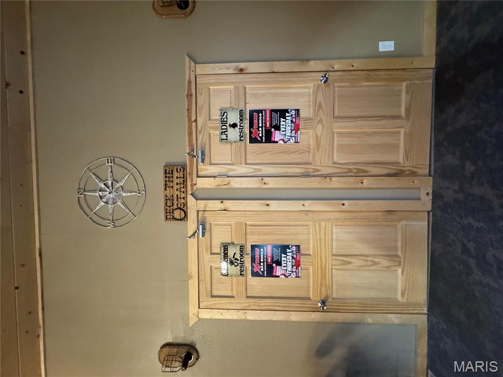 Goose Creek Lake - Commercial Sale