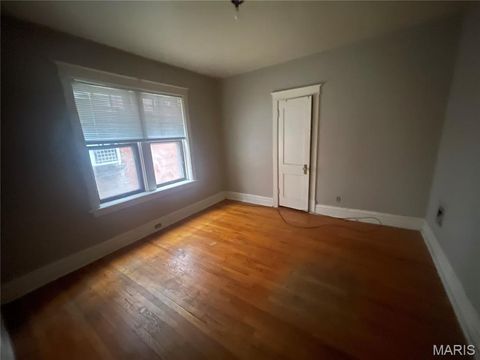 Tiny photo for 4216 Ellenwood Avenue, St Louis, MO 63116 (MLS # 25079527)