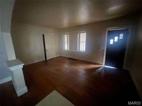 Tiny photo for 4216 Ellenwood Avenue, St Louis, MO 63116 (MLS # 25079527)