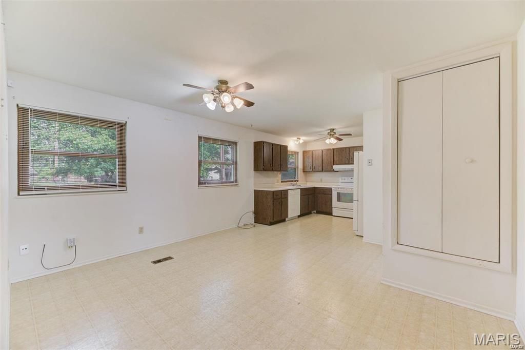 Photo of 10635 Aylesford Drive, Ferguson, MO 63136 (MLS # 25073448)