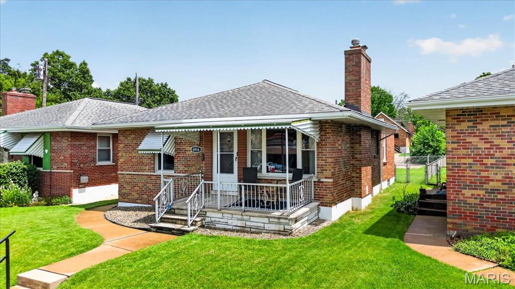 6916 Hampton Avenue - Photo 3