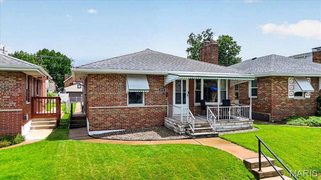 6916 Hampton Avenue - Photo 2