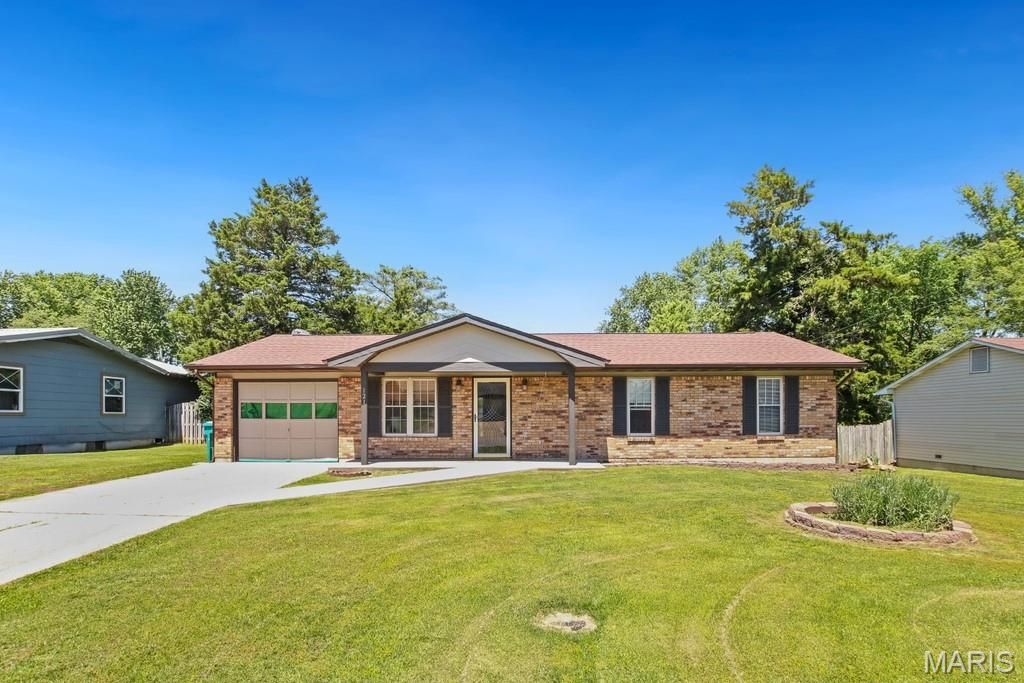 Photo of 121 Mervin Street, Sullivan, MO 63080 (MLS # 26029672)