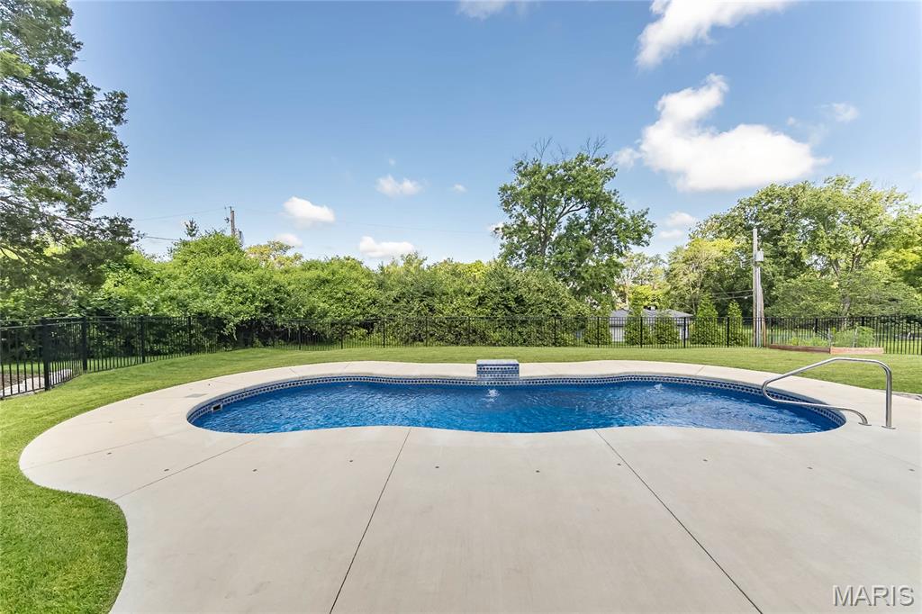 Ladue Meadows - Residential