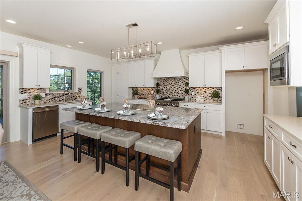 Ladue Meadows - Residential