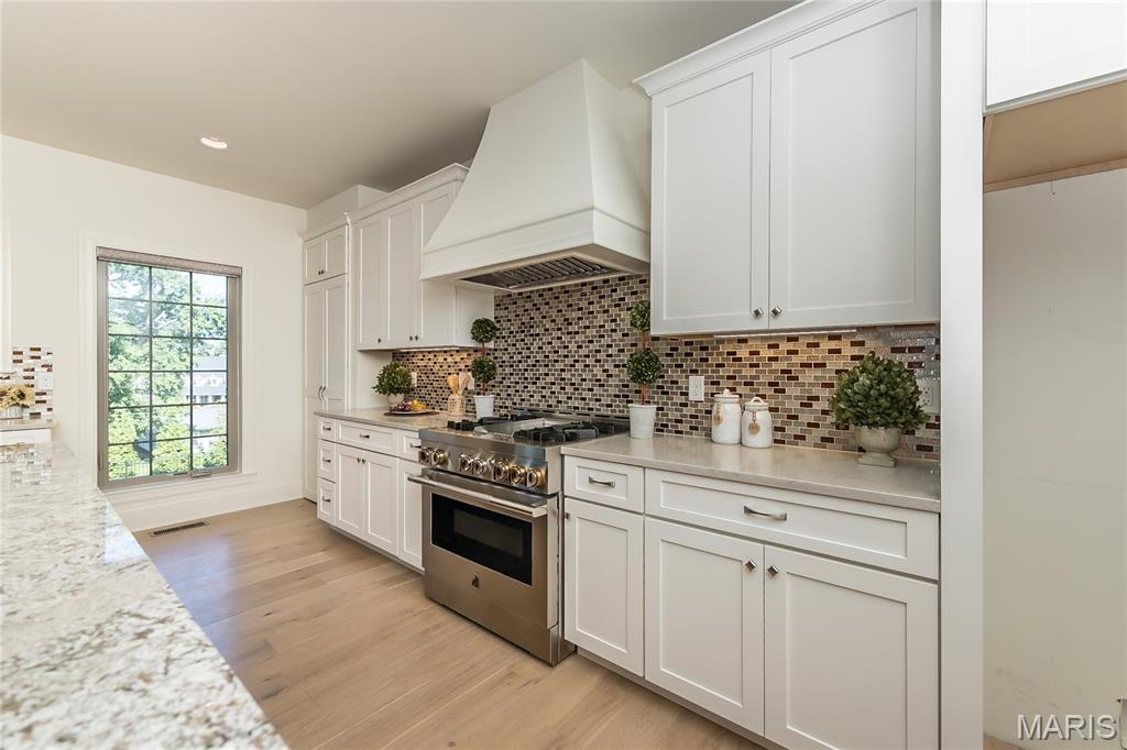 Ladue Meadows - Residential