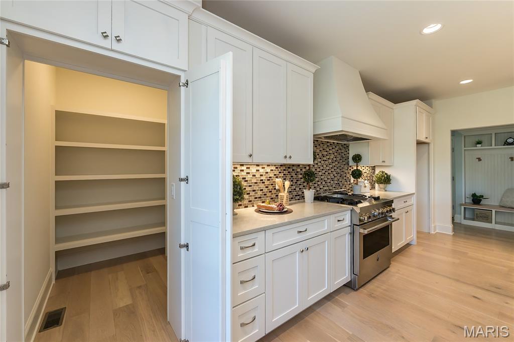 Ladue Meadows - Residential