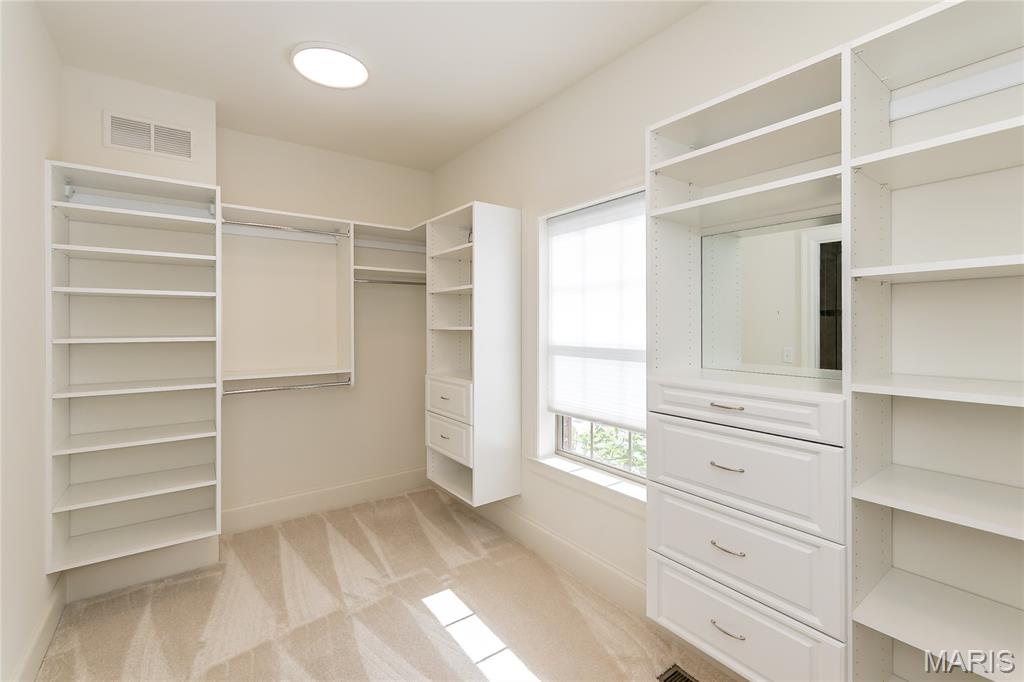 Ladue Meadows - Residential