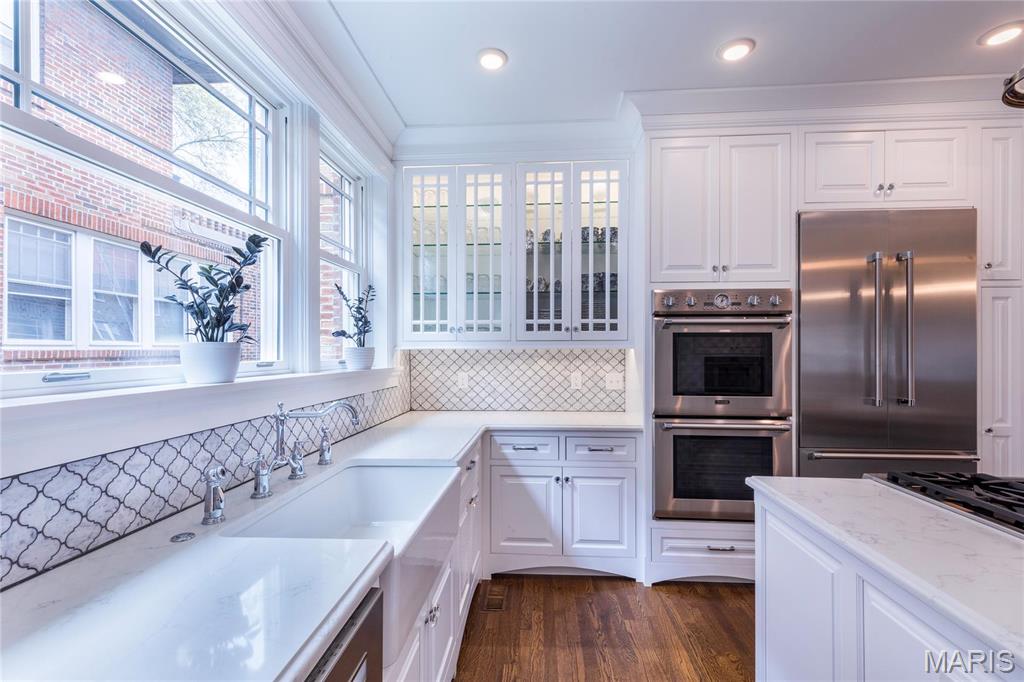 Country Club Court - Residential