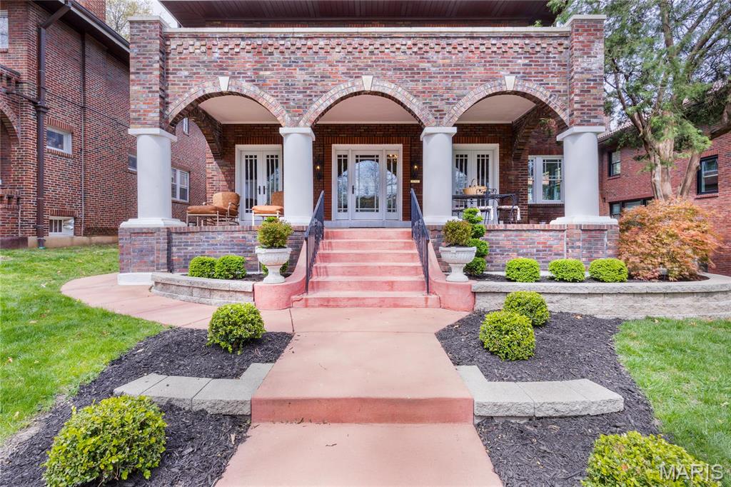 Country Club Court - Residential