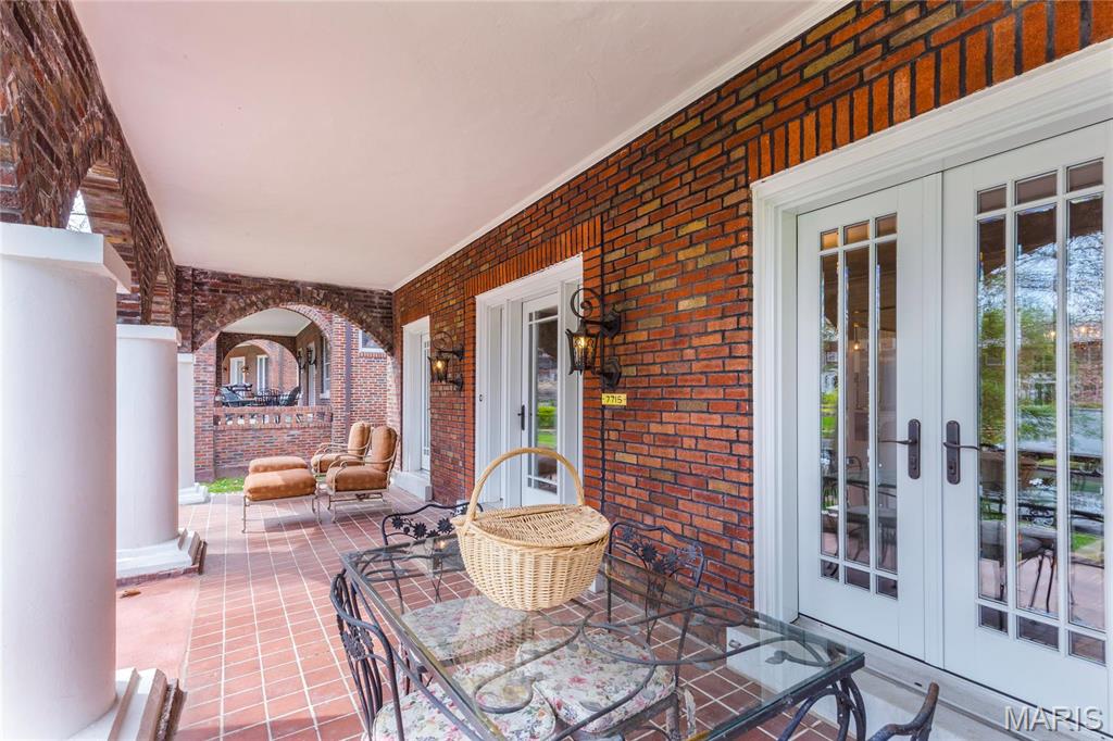 Country Club Court - Residential