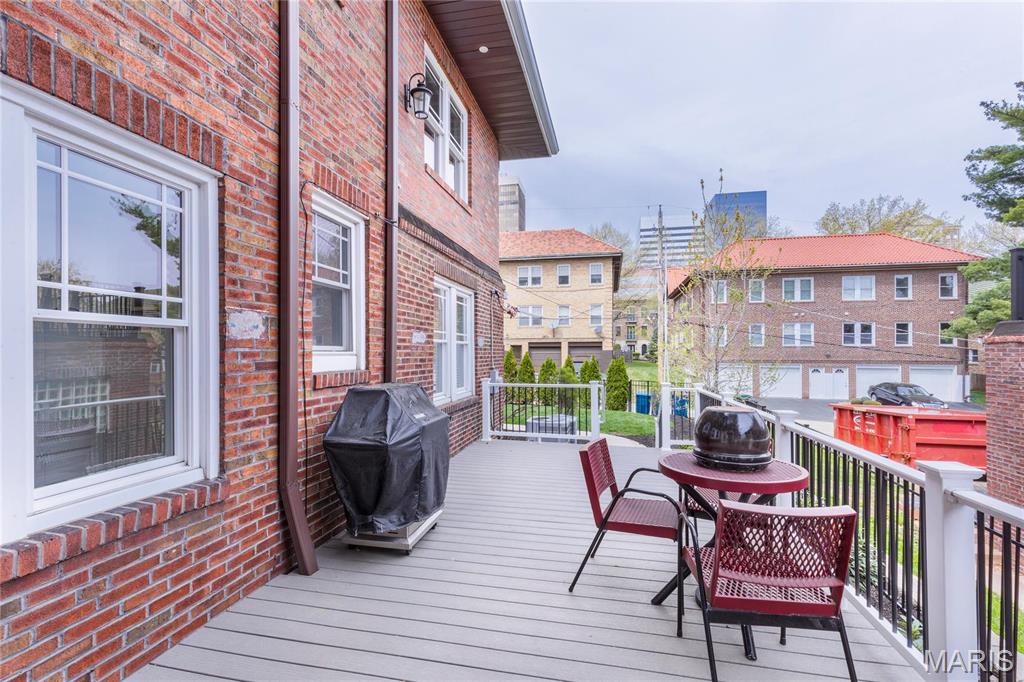 Country Club Court - Residential