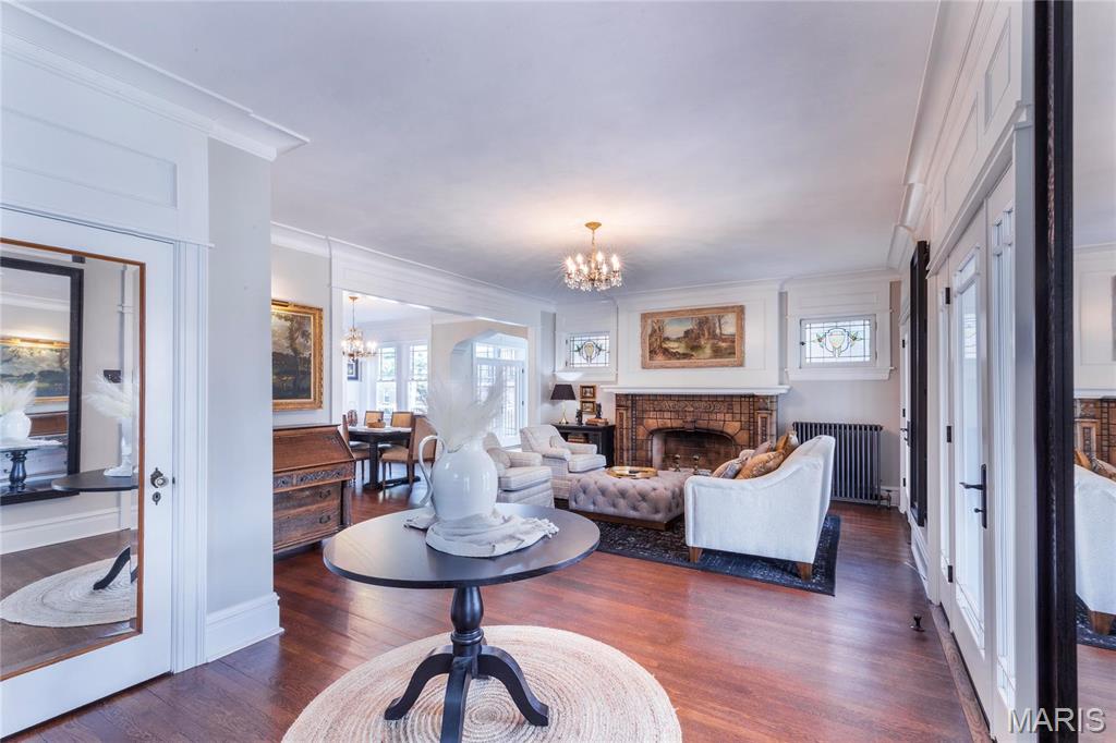 Country Club Court - Residential