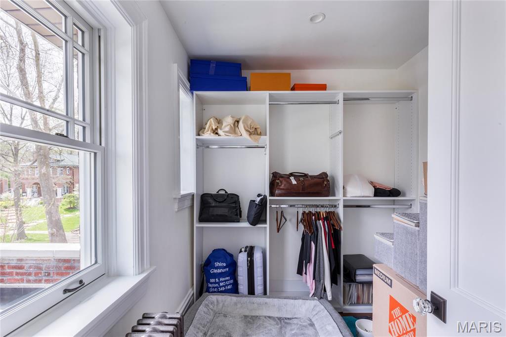 Country Club Court - Residential