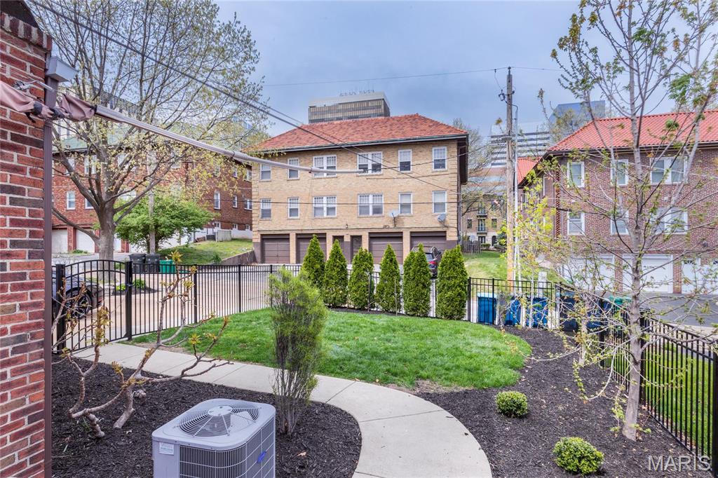 Country Club Court - Residential