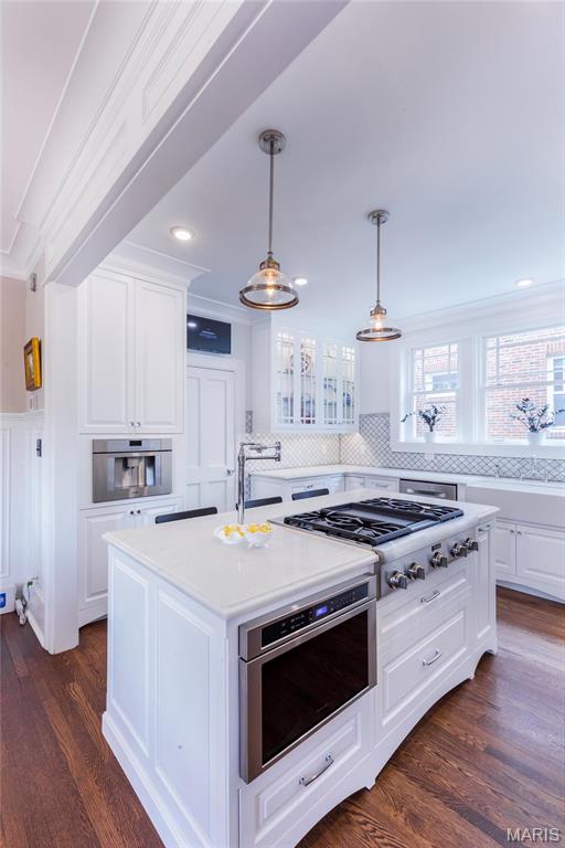 Country Club Court - Residential