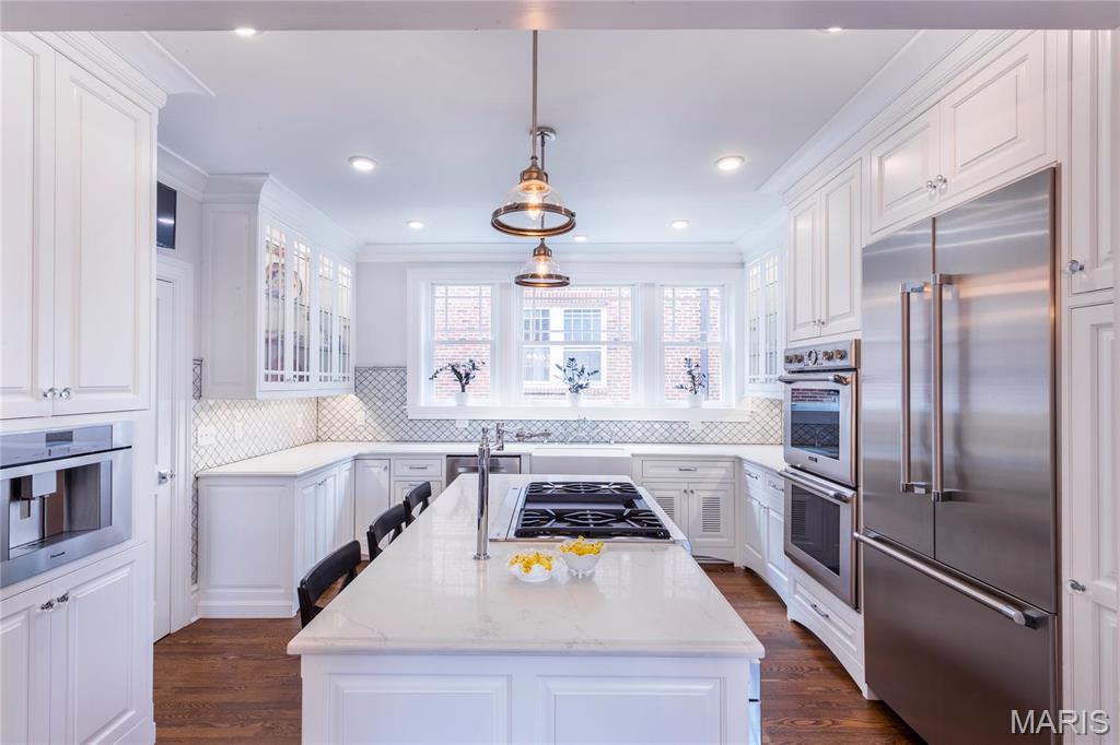 Country Club Court - Residential