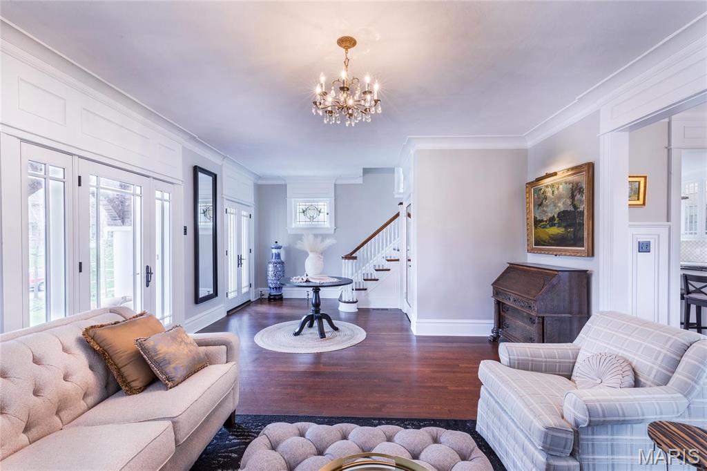 Country Club Court - Residential