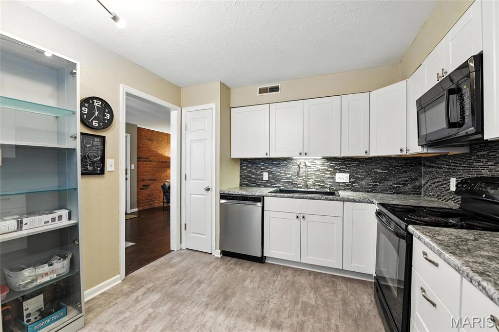 Greenbriar Condo - Residential
