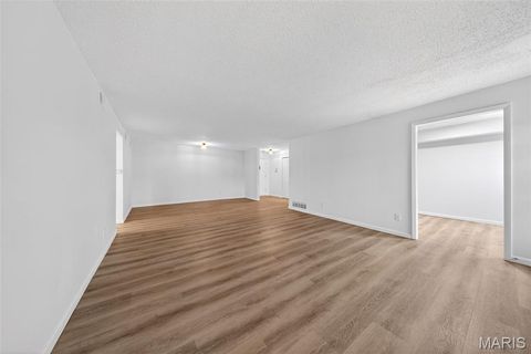 Tiny photo for 10358 Chimney Rock Drive #20, Creve Coeur, MO 63146 (MLS # 25078063)