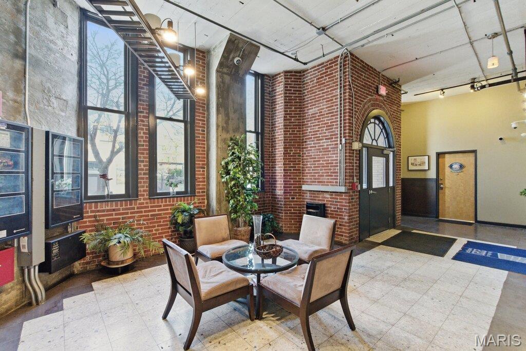 Lofts/2020 Washington - Residential