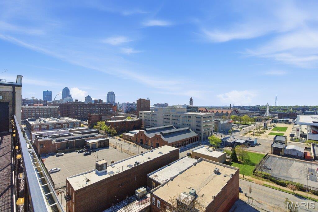 Lofts/2020 Washington - Residential