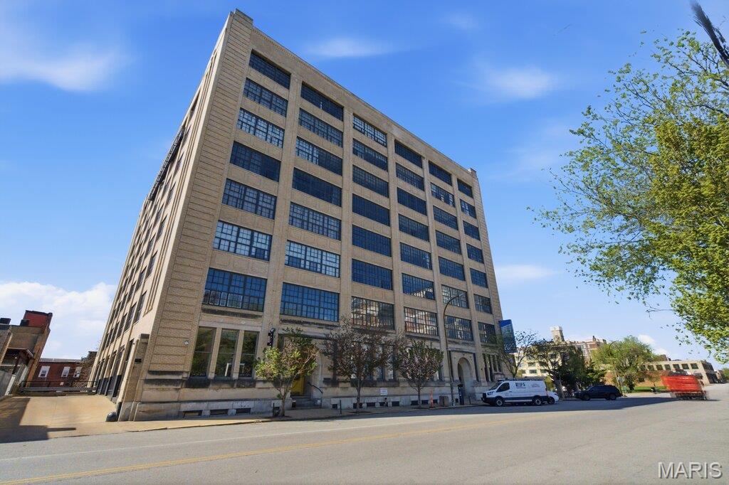 Lofts/2020 Washington - Residential