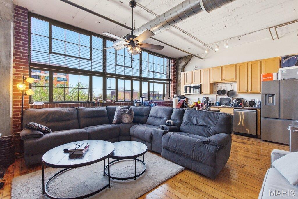 Lofts/2020 Washington - Residential