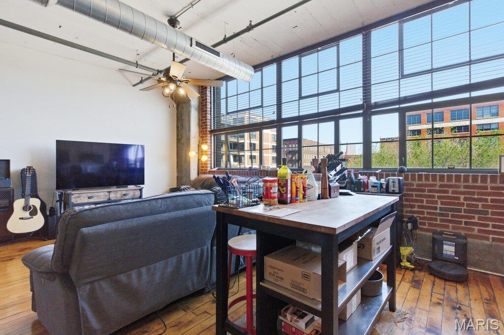 Lofts/2020 Washington - Residential