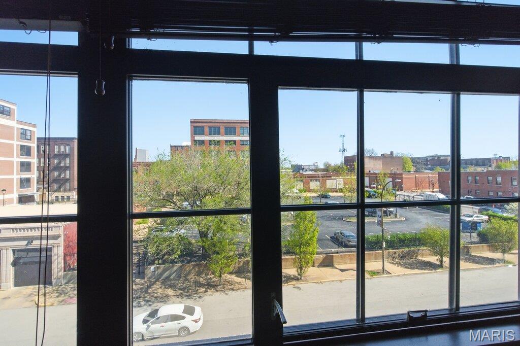 Lofts/2020 Washington - Residential