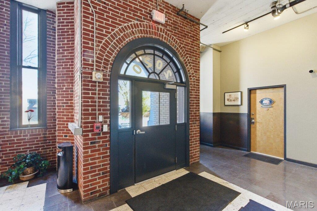 Lofts/2020 Washington - Residential