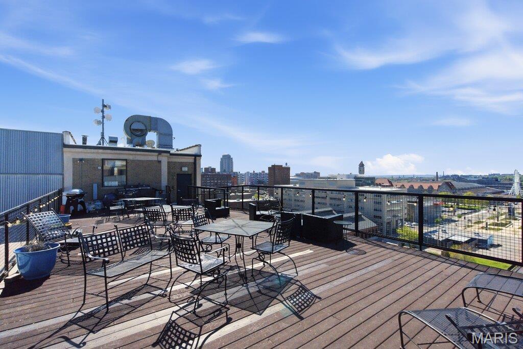 Lofts/2020 Washington - Residential