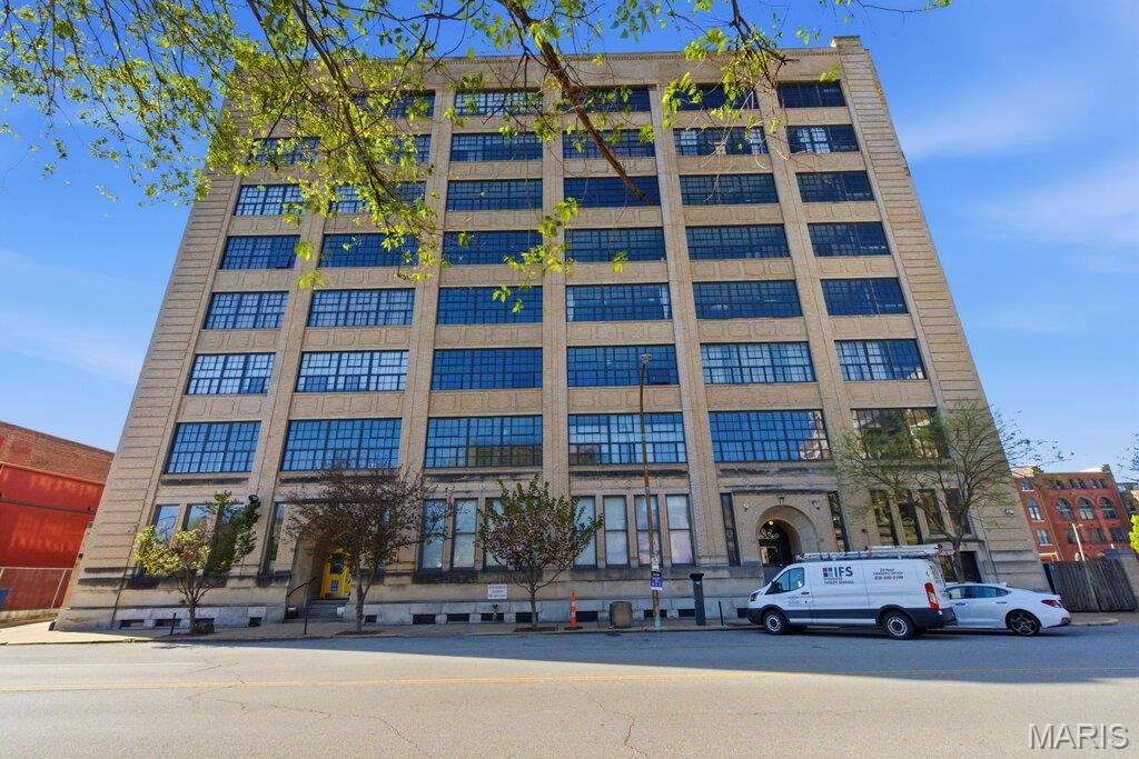 Lofts/2020 Washington - Residential