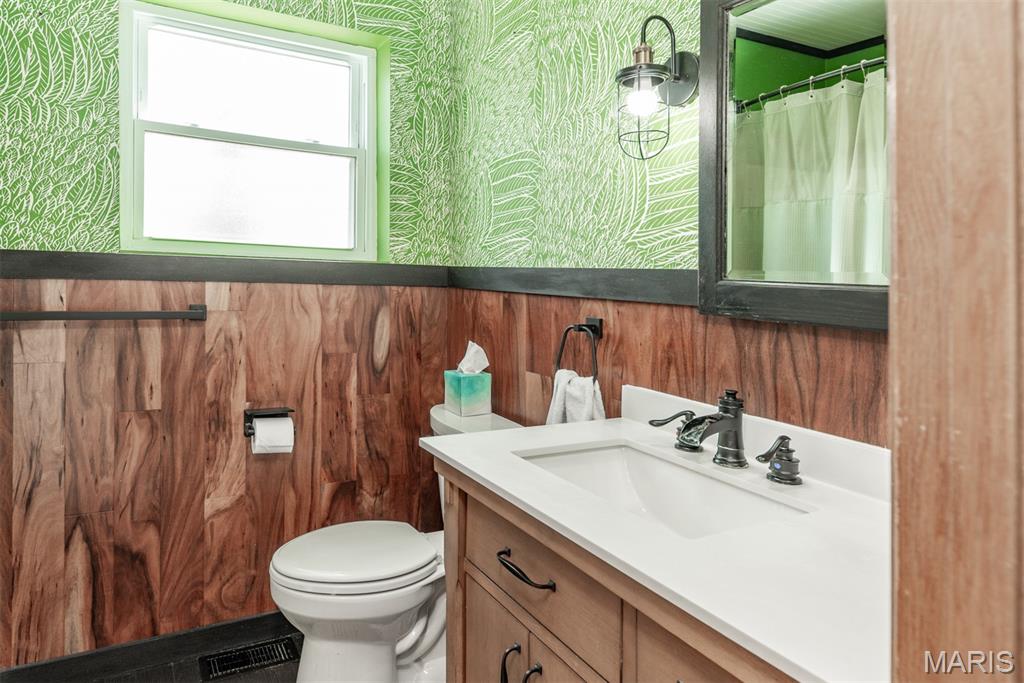 Coles Lake - Residential