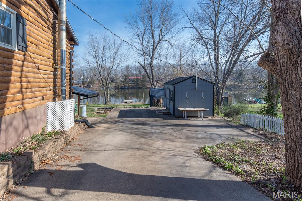 Coles Lake - Residential