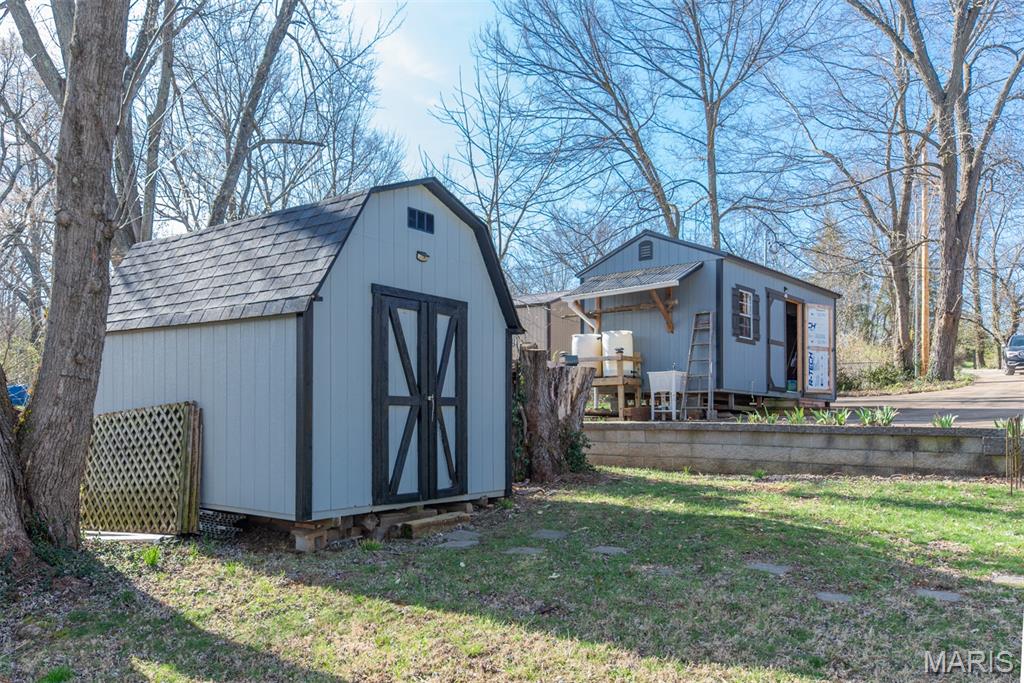 Coles Lake - Residential