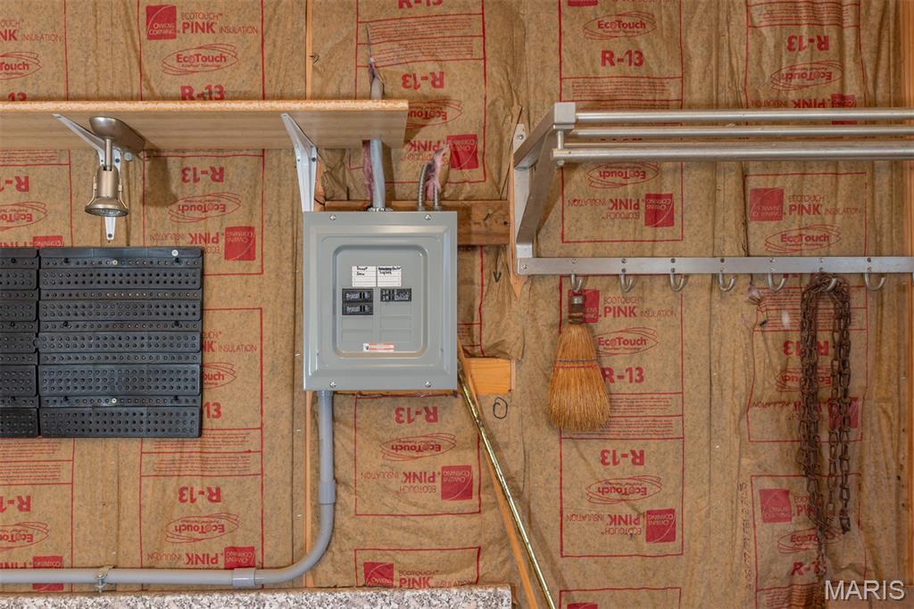 Coles Lake - Residential