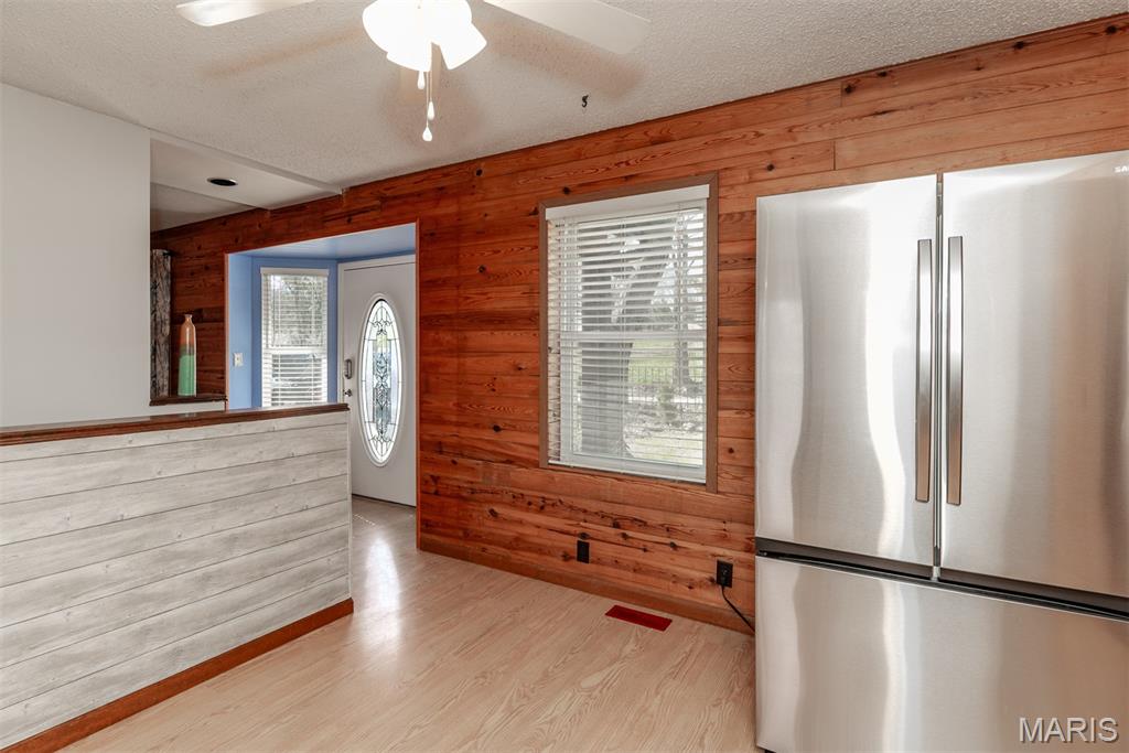 Coles Lake - Residential