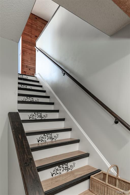 Coles Lake - Residential