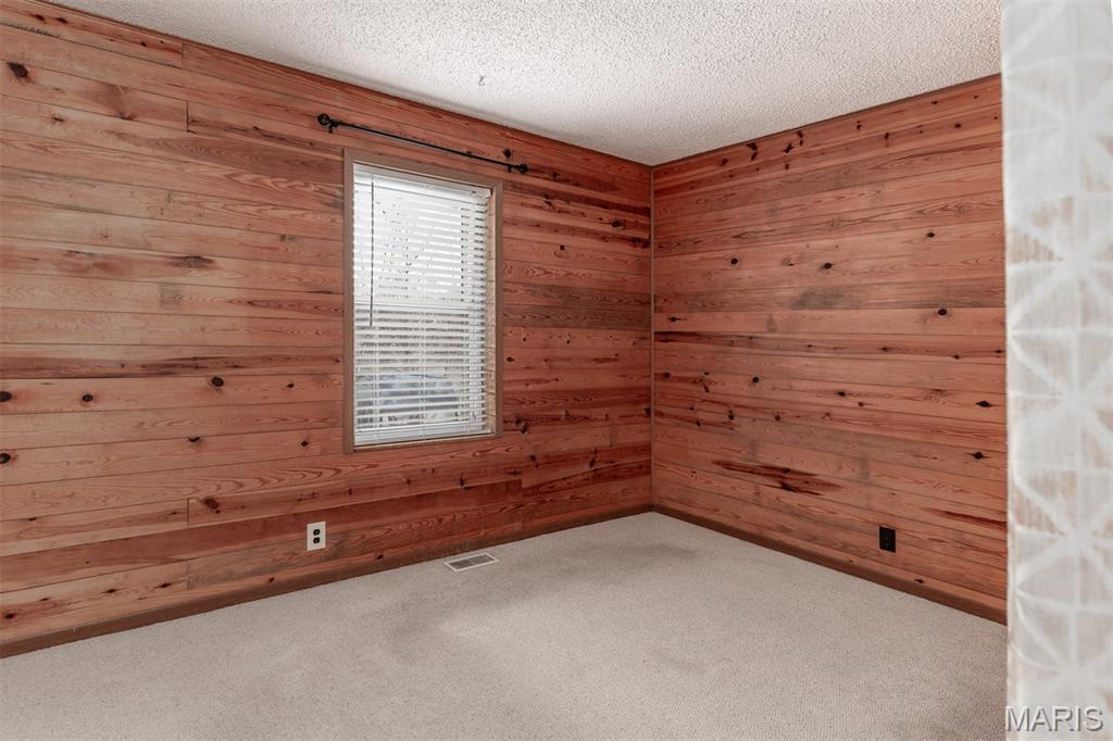 Coles Lake - Residential