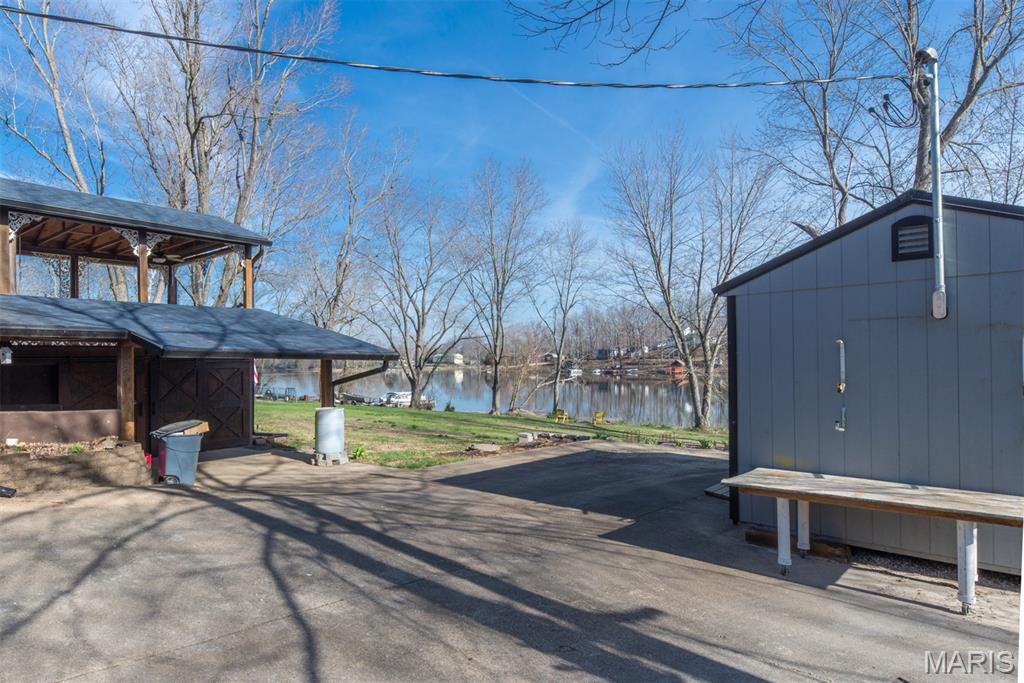 Coles Lake - Residential