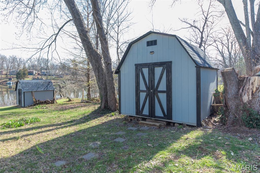Coles Lake - Residential