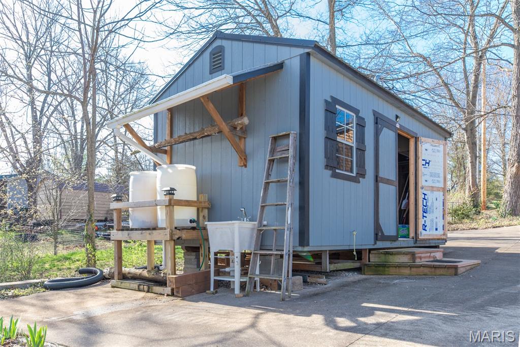 Coles Lake - Residential