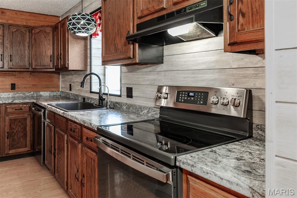 Coles Lake - Residential