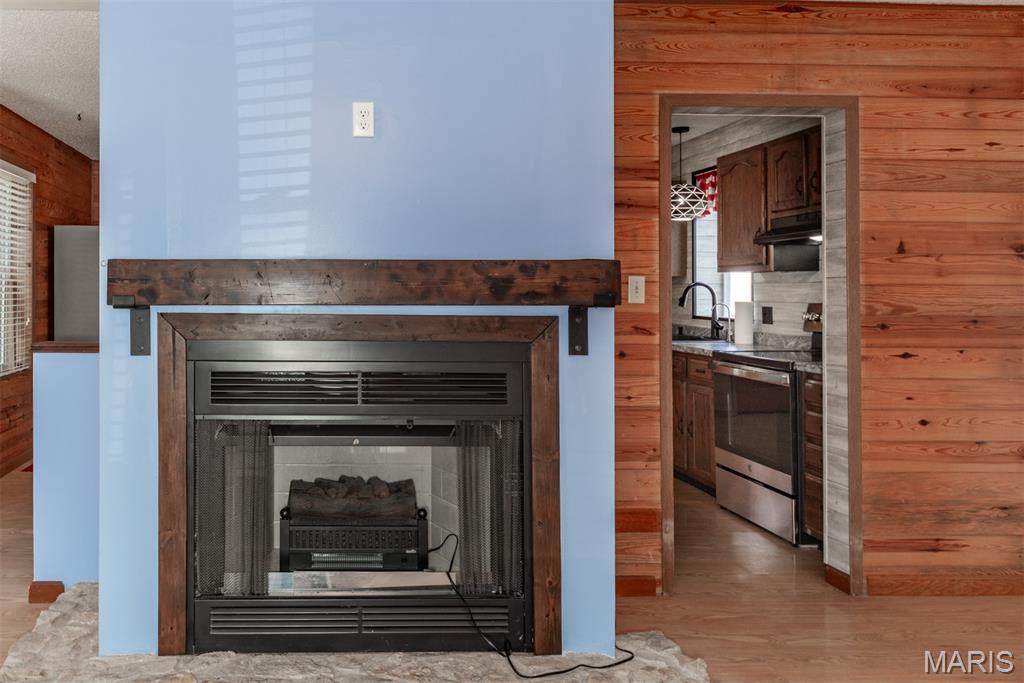 Coles Lake - Residential