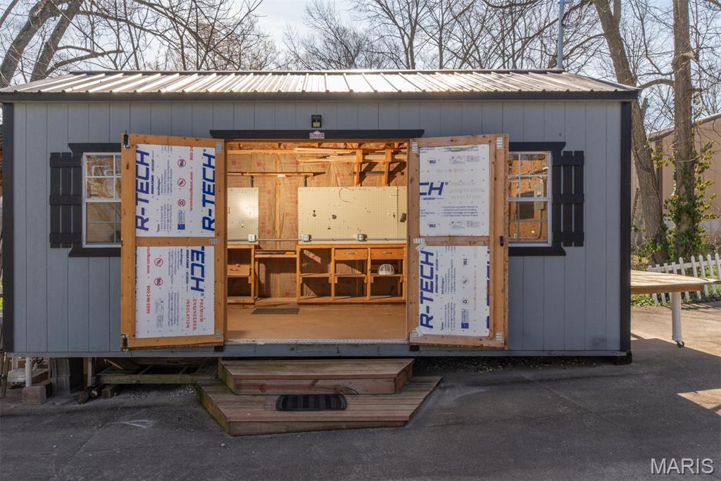 Coles Lake - Residential