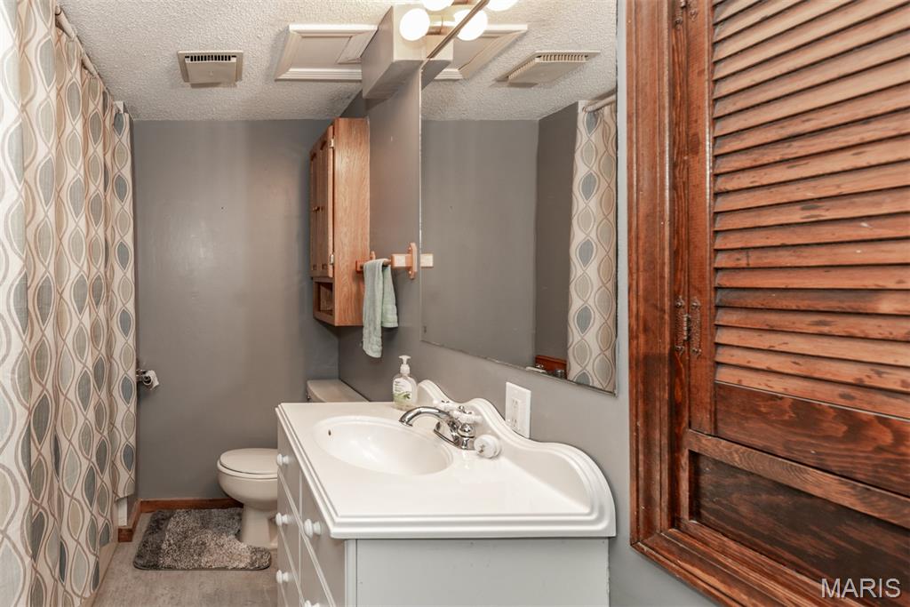 Coles Lake - Residential