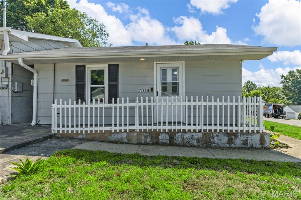 1239 Hill Road