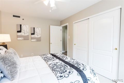 Tiny photo for 567 Sarah Lane #101, Creve Coeur, MO 63141 (MLS # 25060921)