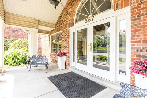 Tiny photo for 567 Sarah Lane #101, Creve Coeur, MO 63141 (MLS # 25060921)